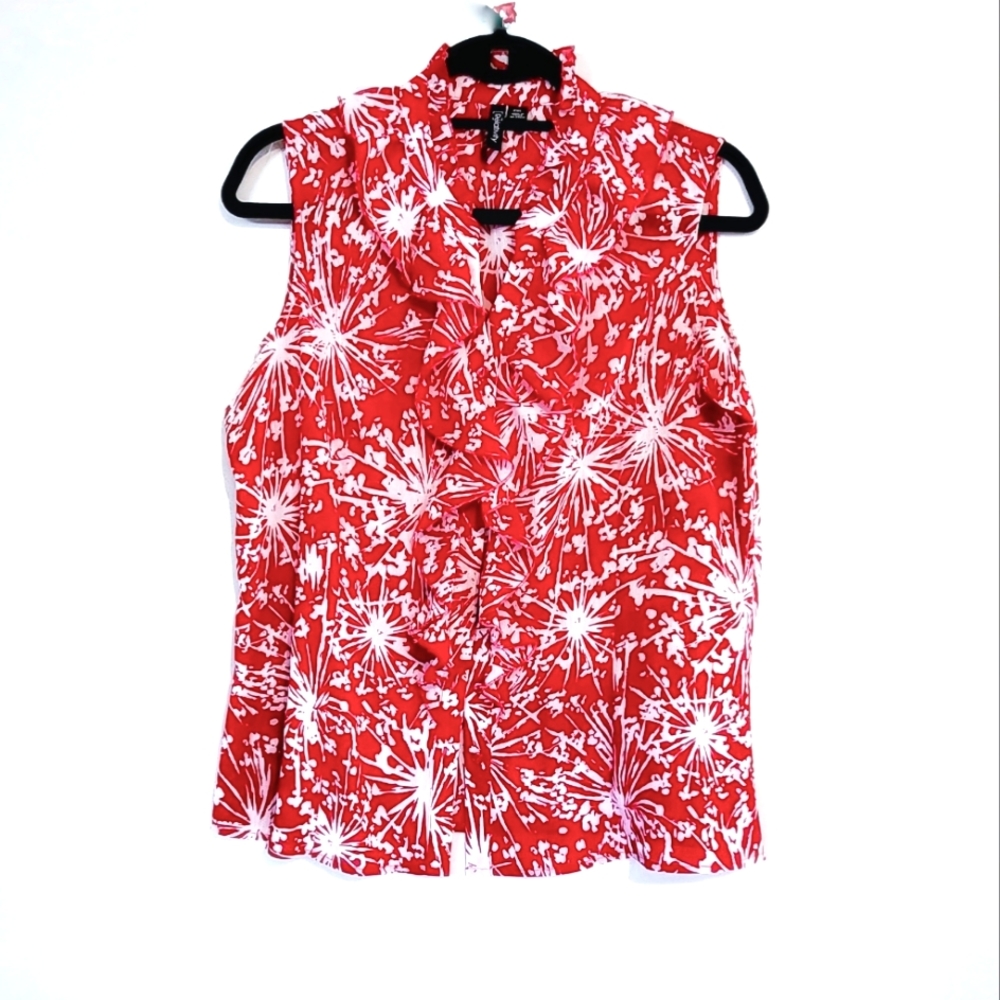 Relativity sleeveless Red and White top.